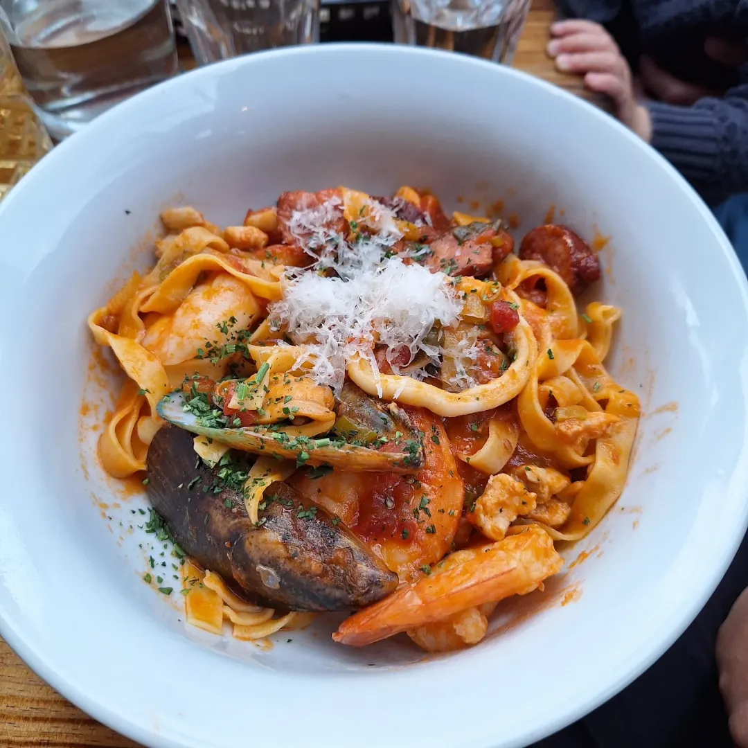 Seafood fettuccine with marinara sauce